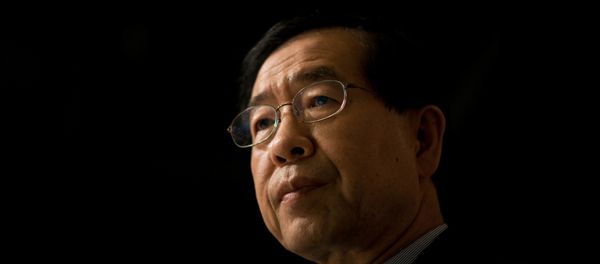In this file photo taken on May 26, 2014 Seoul mayoral candidate Park Won-Soon attends an interview with AFP in Seoul. - Sputnik International