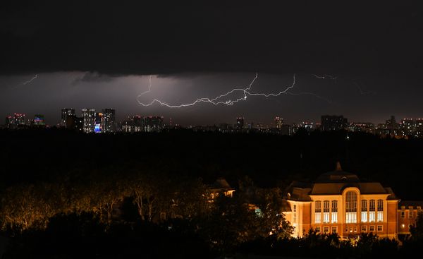 Views of a powerful thunderstorm in Moscow. Views of a powerful thunderstorm in Moscow. - Sputnik International