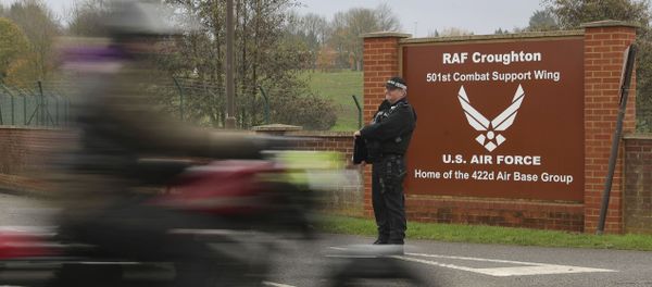 A motorbike convoy follows Harry Dunn's last ride as a tribute to the teenager who died when his motorbike was involved in a head-on collision in August 2019, near to RAF Croughton airforce base, in Brackley, England - Sputnik International