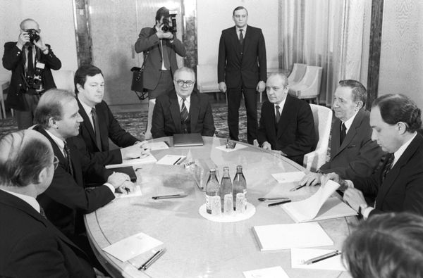 Joe's Trip to USSR: How Biden Rubbed Shoulders With the Soviets Seeking to Diffuse Cold War Tensions Joe's Trip to USSR: How Biden Rubbed Shoulders With the Soviets Seeking to Diffuse Cold War Tensions - Sputnik International