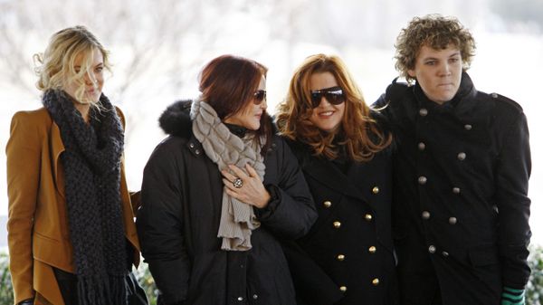 Priscilla Presley, her daughter, Lisa Marie, and Lisa Marie's children, Riley Keough, 21, and Benjamin Keough, 18 - Sputnik International