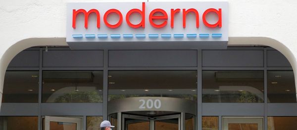 A sign marks the headquarters of Moderna Inc, which is developing a vaccine against the coronavirus disease (COVID-19), in Cambridge, Massachusetts, U.S., May 18, 2020. A sign marks the headquarters of Moderna Inc, which is developing a vaccine against the coronavirus disease (COVID-19), in Cambridge, Massachusetts, U.S., May 18, 2020. - Sputnik International