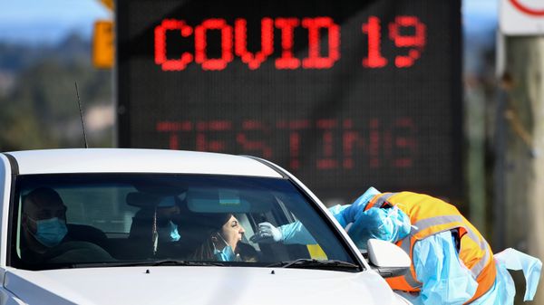 A member of the public is seen getting a test for the coronavirus disease (COVID-19) at the Crossroads Hotel testing centre following a cluster of infections in Sydney, Australia, July 16, 2020 - Sputnik International