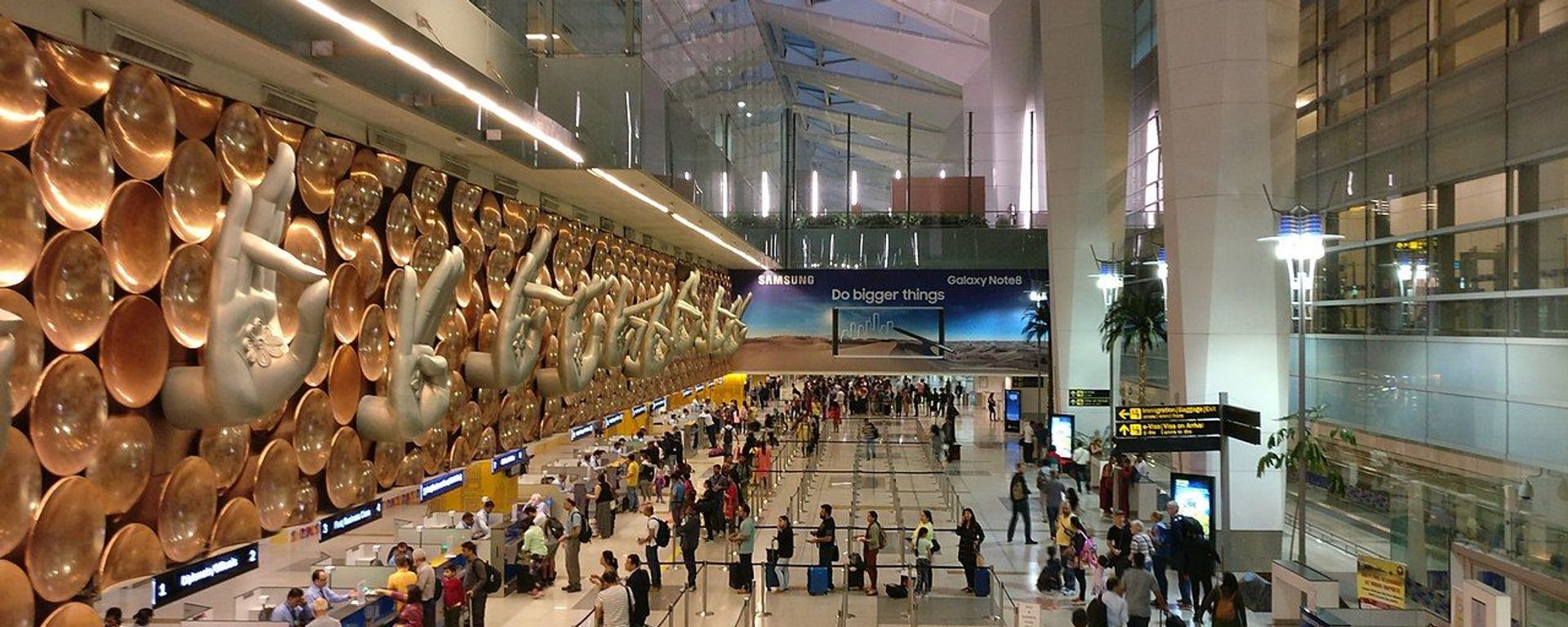 Sculpture of hasta mudras or hand gestures at Terminal 3 of Indira Gandhi International Airport in New Delhi, India Sculpture of hasta mudras or hand gestures at Terminal 3 of Indira Gandhi International Airport in New Delhi, India - Sputnik International, 1920, 02.09.2022