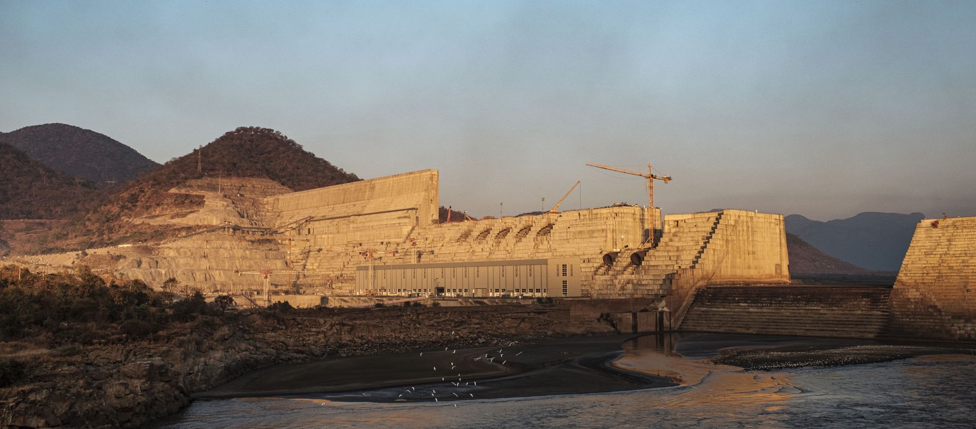A general view of the the Grand Ethiopian Renaissance Dam (GERD), near Guba in Ethiopia, on December 26, 2019. The Grand Ethiopian Renaissance Dam, a 145-metre-high, 1.8-kilometre-long concrete colossus is set to become the largest hydropower plant in Africa. - Sputnik International, 1920, 16.07.2020