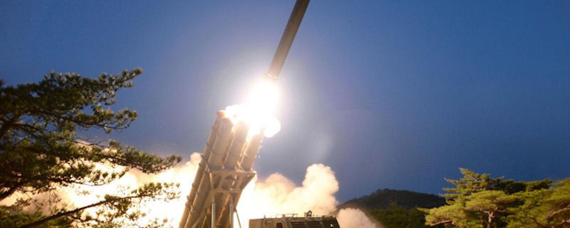 A test of the Korean People's Army's KN-25 short-range ballistic missile, with a range of 380 kilometers - Sputnik International, 1920, 29.05.2024