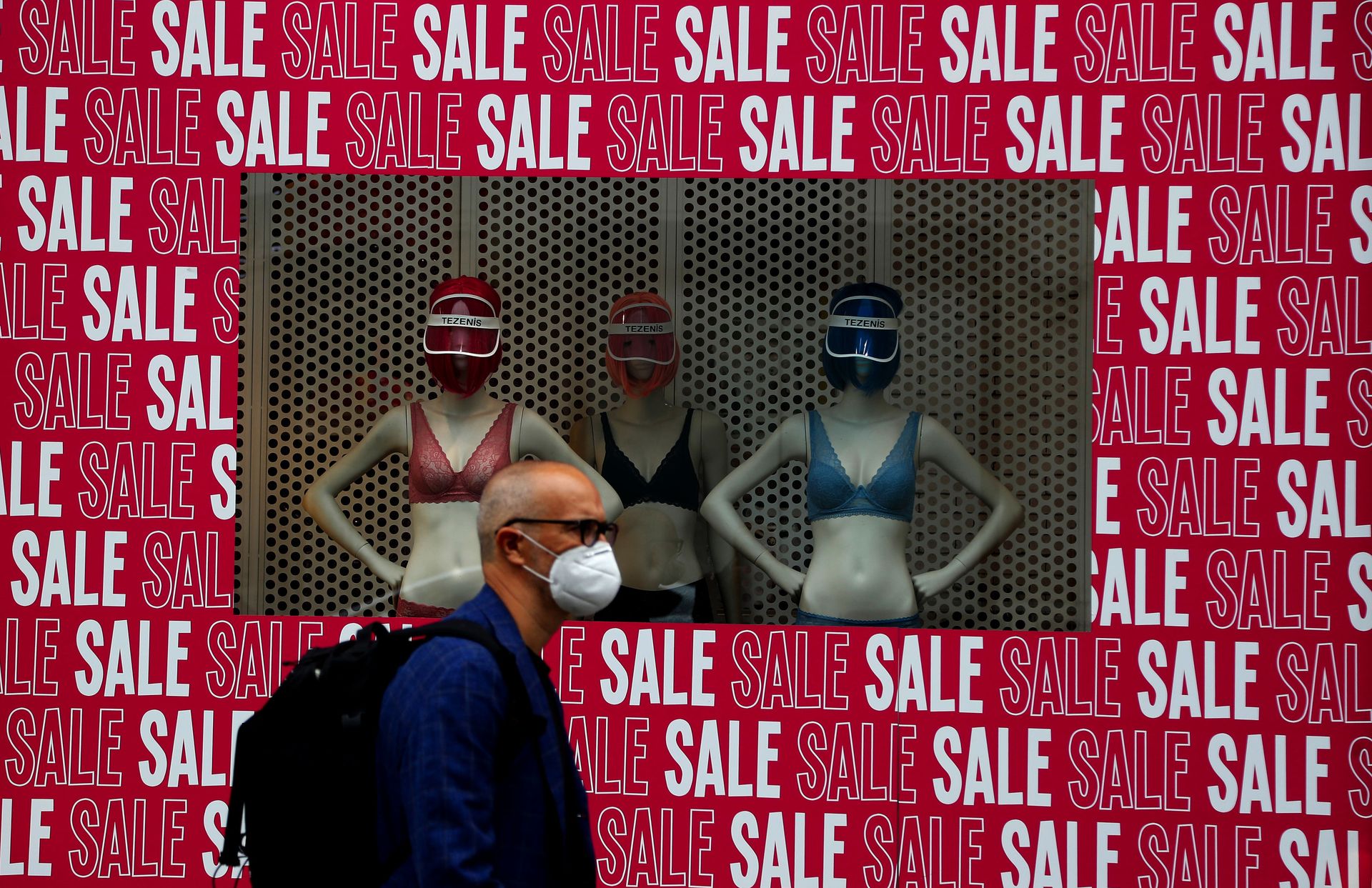 Britons Got Used to Buying Clothes Online But ‘Will Go Crazy’ When Shops Reopen, Says Entrepreneur  - Sputnik International, 1920, 05.03.2021