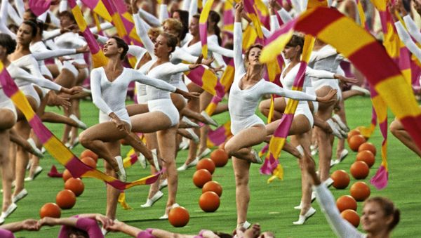 Athletes are performing at the opening ceremony of the XXII Olympic Games in Moscow - Sputnik International