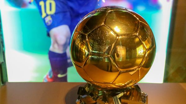 Golden Winner of the Ballon d'Or in 2015 Trophy for FC Barcelona soccer player Lionel Messi at Camp Nou Museum in Spains capital Golden Winner of the Ballon d'Or in 2015 Trophy for FC Barcelona soccer player Lionel Messi at Camp Nou Museum in Spains capital - Sputnik International