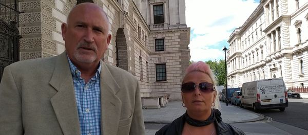 Radd Sieger and Harry Dunn's mother - Sputnik International