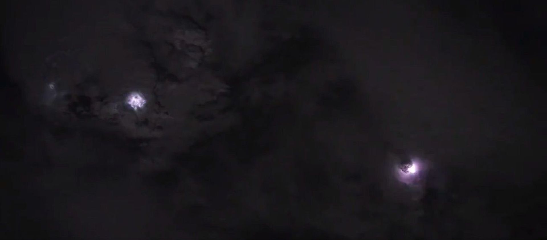 Lightning from above. The violet fringes are mesmerizing - Sputnik International, 1920, 22.07.2020