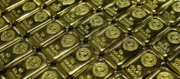 Gold bars are displayed at South Africa's Rand Refinery in Germiston in May 30, 2006. Gold bars are displayed at South Africa's Rand Refinery in Germiston in May 30, 2006. - Sputnik International