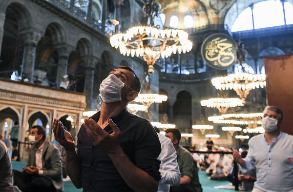 Muslims Celebrate Eid al-Adha in Russia and Around Globe Despite Pandemic Muslims Celebrate Eid al-Adha in Russia and Around Globe Despite Pandemic - Sputnik International