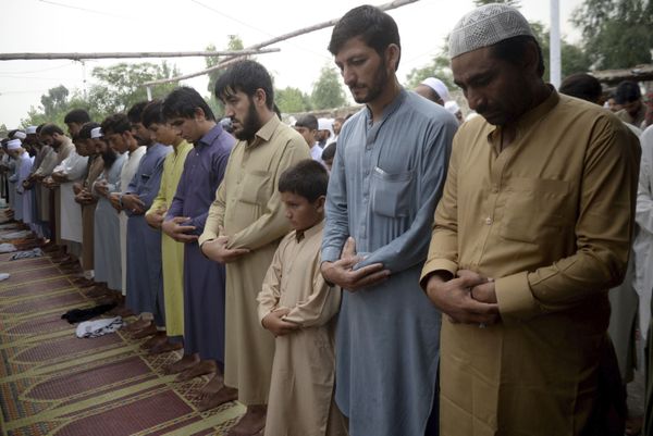 Muslims Celebrate Eid al-Adha in Russia and Around Globe Despite Pandemic Muslims Celebrate Eid al-Adha in Russia and Around Globe Despite Pandemic - Sputnik International