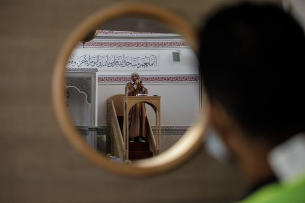 Muslims Celebrate Eid al-Adha in Russia and Around Globe Despite Pandemic Muslims Celebrate Eid al-Adha in Russia and Around Globe Despite Pandemic - Sputnik International