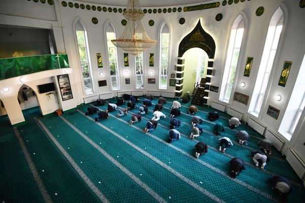 Muslims Celebrate Eid al-Adha in Russia and Around Globe Despite Pandemic Muslims Celebrate Eid al-Adha in Russia and Around Globe Despite Pandemic - Sputnik International