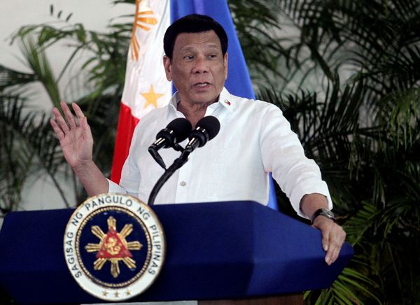 'Have Some Drops': Duterte Recommends Using Gasoline as a Cleaning Disinfectant - Sputnik International