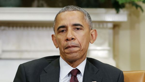 President Barack Obama pause as he speaks to the media during his meeting with Attorney General Loretta Lynch and FBI Director James Comey in the Oval Office of the White House in Washington, Tuesday, July 19, 2016. - Sputnik International