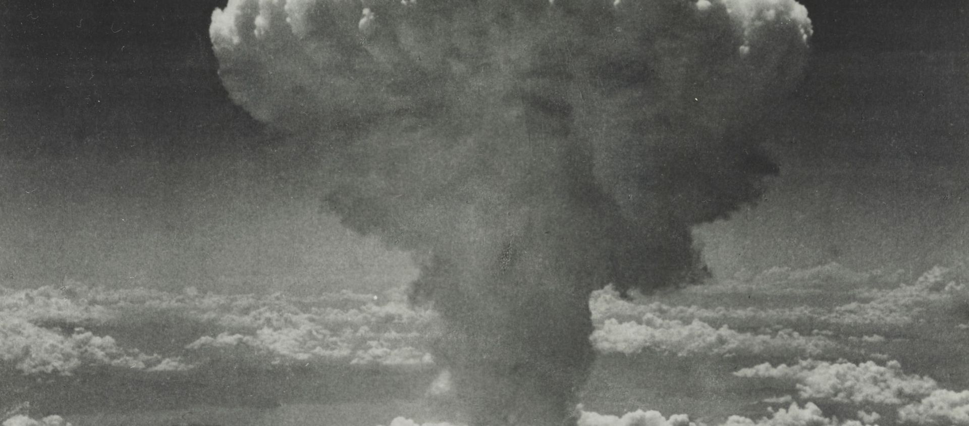 Mushroom cloud over Nagasaki after US dropped atomic bomb codenamed Fat Man on 9 August Mushroom cloud over Nagasaki after US dropped atomic bomb codenamed Fat Man on 9 August - Sputnik International, 1920, 06.08.2020