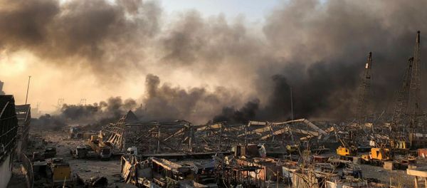 Smoke rises after an explosion was heard in Beirut, Lebanon August 4, 2020 - Sputnik International