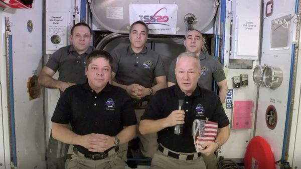 Astronauts Bob Behnken and Doug Hurley - Sputnik International
