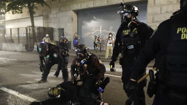Federal agents in Portland - Sputnik International