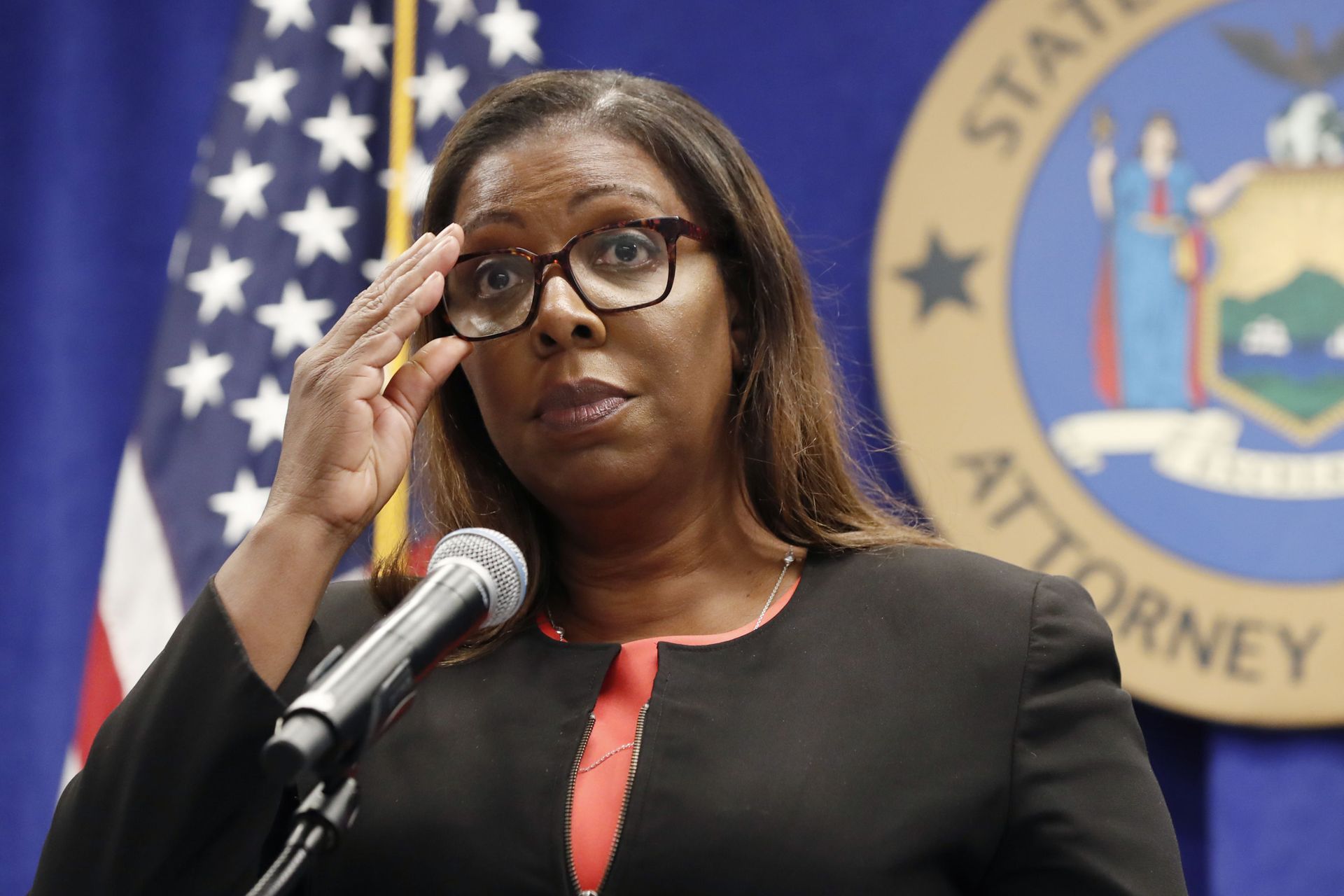 New York State Attorney General Letitia James adjusts her glasses as she announces that the state is suing the National Rifle Association during a press conference, Thursday, Aug. 6, 2020, in New York. James said that the state is seeking to put the powerful gun advocacy organization out of business over allegations that high-ranking executives diverted millions of dollars for lavish personal trips, no-show contracts for associates and other questionable expenditures. (AP Photo/Kathy Willens) New York State Attorney General Letitia James adjusts her glasses as she announces that the state is suing the National Rifle Association during a press conference, Thursday, Aug. 6, 2020, in New York. James said that the state is seeking to put the powerful gun advocacy organization out of business over allegations that high-ranking executives diverted millions of dollars for lavish personal trips, no-show contracts for associates and other questionable expenditures. (AP Photo/Kathy Willens) - Sputnik International, 1920, 07.09.2021