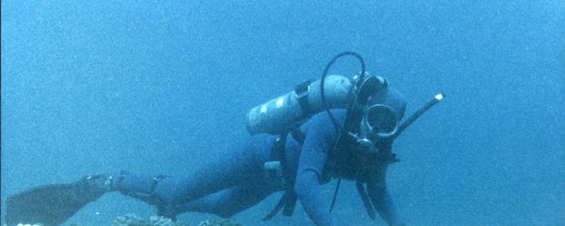 Diver Checking Underwater Protection of Cable - Sputnik International, 1920, 18.10.2023
