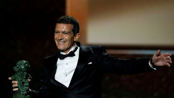 Actor Antonio Banderas reacts upon receiving the award for Best Actor for the film Dolor y gloria (Pain and Glory) during the Spanish Film Academy's Goya Awards ceremony in Malaga, Spain, January 25, 2020 - Sputnik International