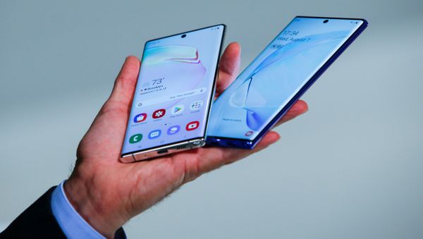 People test new devices during the launch event of the Samsung Galaxy Note 10 at the Barclays Center in Brooklyn, New York, U.S., August 7, 2019. - Sputnik International