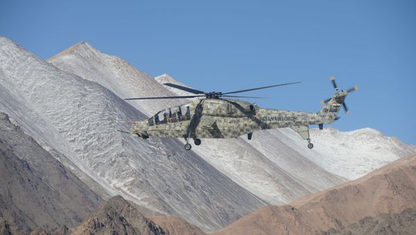 India's Domestically-Produced Armed Helicopter Operating Near Chinese Border - Sputnik International