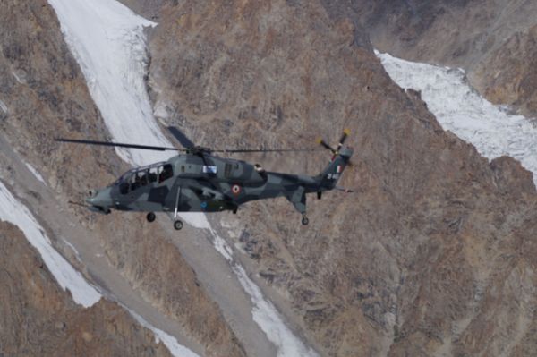 India Deploys Domestically-Produced Armed Helicopters to Contested Ladakh on Chinese Border - Sputnik International
