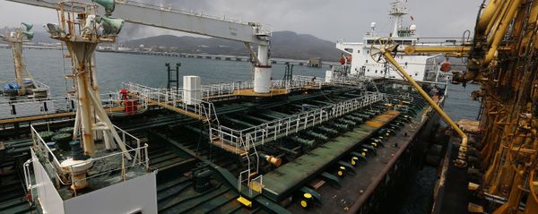 Iranian oil tanker Fortune is anchored at the dock of the El Palito refinery near Puerto Cabello, Venezuela, Monday, May 25, 2020 Iranian oil tanker Fortune is anchored at the dock of the El Palito refinery near Puerto Cabello, Venezuela, Monday, May 25, 2020 - Sputnik International