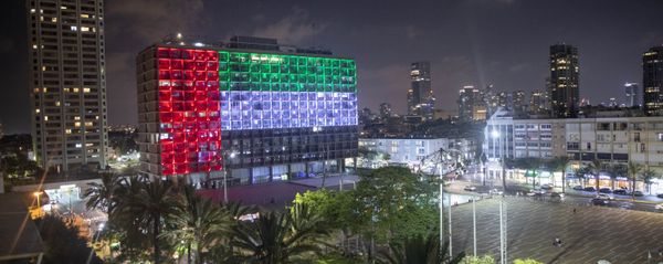 Tel Aviv City Hall is lit up with the flags of the United Arab Emirates and Israel as the countries announced they would be establishing full diplomatic ties, in Tel Aviv, Israel, Thursday, Aug. 13, 2020. In a nationally broadcast statement, Prime Minister Benjamin Netanyahu said the full and official peace with the UAE would lead to cooperation in many spheres between the countries and a wonderful future for citizens of both countries.  - Sputnik International