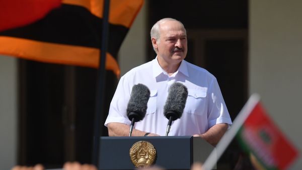 Alexander Lukashenko addresses a rally of supporters in Independece Square in Minsk, Belarus, on Sunday, August 16 Alexander Lukashenko addresses a rally of supporters in Independece Square in Minsk, Belarus, on Sunday, August 16 - Sputnik International