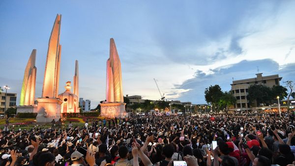 Anti-government protesters take part in a rally by the Democracy Monument in Bangkok on August 16, 2020. - Protesters gathered for a rally in Bangkok on August 16 against the government as tensions rose in the kingdom after the arrest of three activists leading the pro-democracy movement Anti-government protesters take part in a rally by the Democracy Monument in Bangkok on August 16, 2020. - Protesters gathered for a rally in Bangkok on August 16 against the government as tensions rose in the kingdom after the arrest of three activists leading the pro-democracy movement - Sputnik International