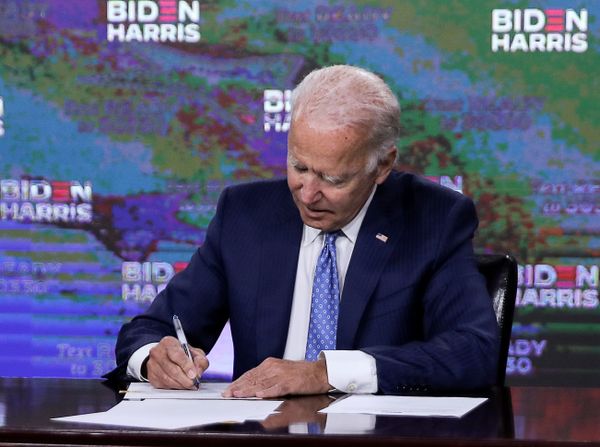 Obama Reportedly Warns of Biden’s Ability to F**k Things Up', Shares Doubts on His Election Chances Obama Reportedly Warns of Biden’s Ability to F**k Things Up', Shares Doubts on His Election Chances - Sputnik International