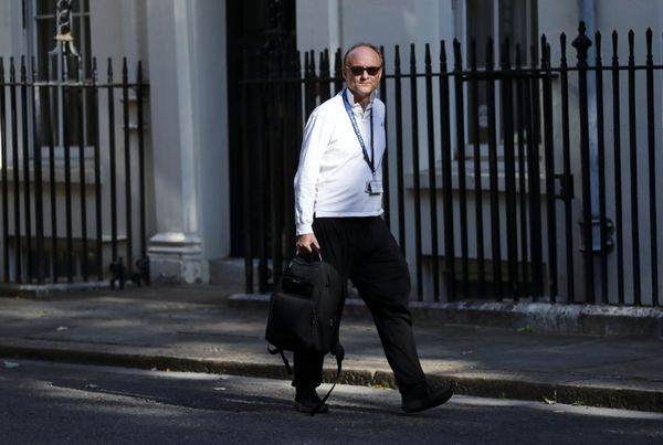 Dominic Cummings’ UK Lockdown Breach Scandal Blamed for ‘Declining Public Faith’ in Unity of Nation - Sputnik International