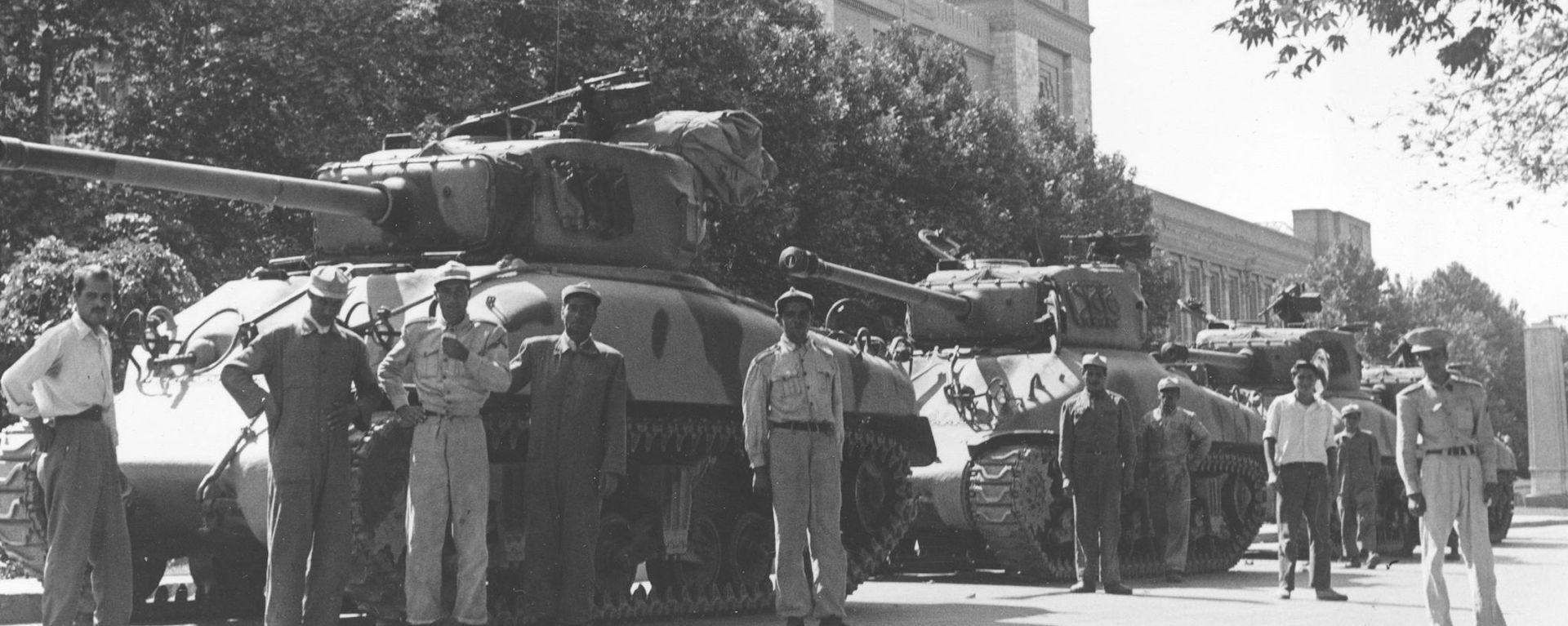 An attempted coup in 1953, backed by Britain, in support of Mohammad Reza Shah Pahlavi An attempted coup in 1953, backed by Britain, in support of Mohammad Reza Shah Pahlavi - Sputnik International, 1920, 17.08.2020