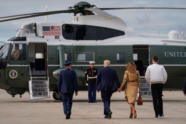Video Showing How Melania Trump Refuses President's Hand Sparks New Rumours About Their Marriage Video Showing How Melania Trump Refuses President's Hand Sparks New Rumours About Their Marriage - Sputnik International