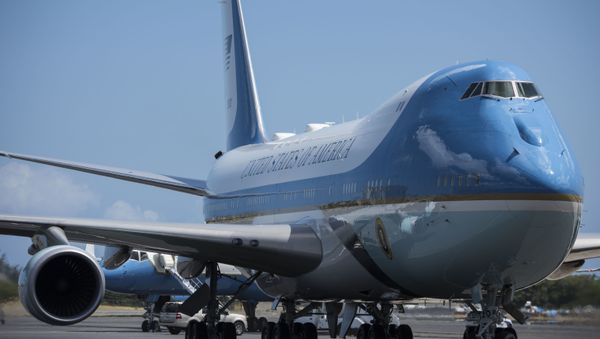 Air Force One refuels at Joint Base Pearl Harbor-Hickam, Hawaii, on President Donald Trump's return to Washington D.C. from the North Korea summit, June 12, 2018. (U.S. Air Force photo by Senior Airman Brittany A. Chase) - Sputnik International