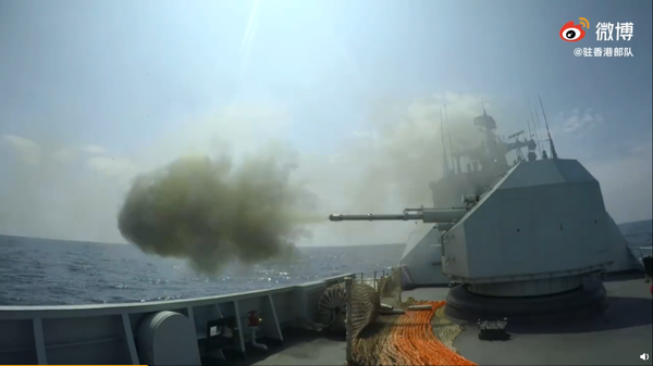 Photos: PLA Warships Engage in Live-Fire Drills in South China Sea as US Carrier Launches Aircraft - Sputnik International