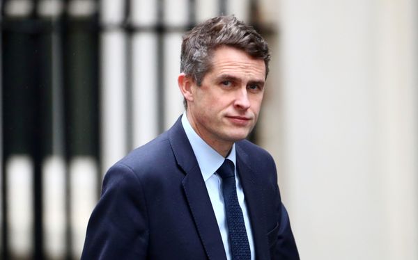 Gavin Williamson Swapped Crucial Meeting for Seaside Holiday Week Before A-Level Fiasco, Report Says Gavin Williamson Swapped Crucial Meeting for Seaside Holiday Week Before A-Level Fiasco, Report Says - Sputnik International