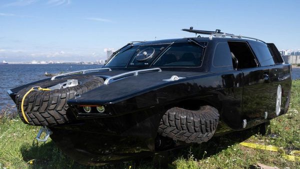 The Drozd amphibious reconnaissance and patrol vehicle, built by Baltic Machine-Building Company - Sputnik International