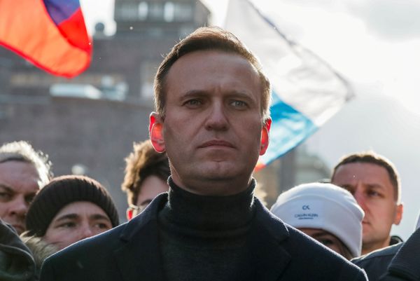 Traces of Poison Were Found on Navalny's Skin, Bottle He Drank From, German Media Claims - Sputnik International