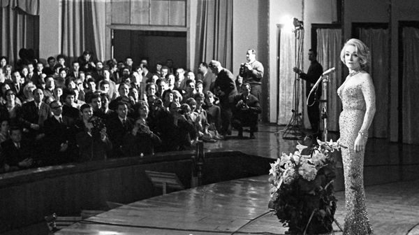German actress and singer Marlene Dietrich during a concert in Moscow in 1964  - Sputnik International