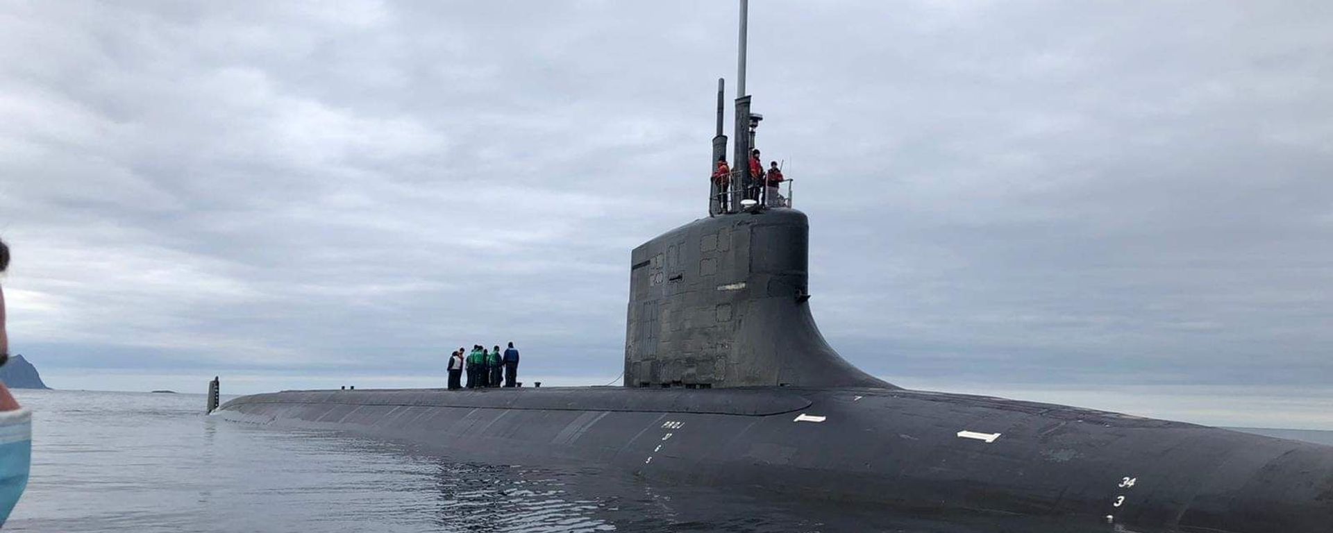 The Seawolf-class fast attack submarine USS Seawolf (SSN 21) conducts a brief stop for personnel in the Norwegian Sea off the coast of Tromso, Norway, Aug. 21, 2020. The Seawolf-class fast attack submarine USS Seawolf (SSN 21) conducts a brief stop for personnel in the Norwegian Sea off the coast of Tromso, Norway, Aug. 21, 2020. - Sputnik International, 1920, 22.02.2023
