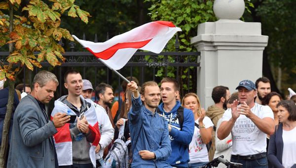 Participants of the rally in support of members of the Belarus Presidium of the Opposition Coordination Council Maxim Znaak and Sergei Dylevsky Participants of the rally in support of members of the Belarus Presidium of the Opposition Coordination Council Maxim Znaak and Sergei Dylevsky - Sputnik International