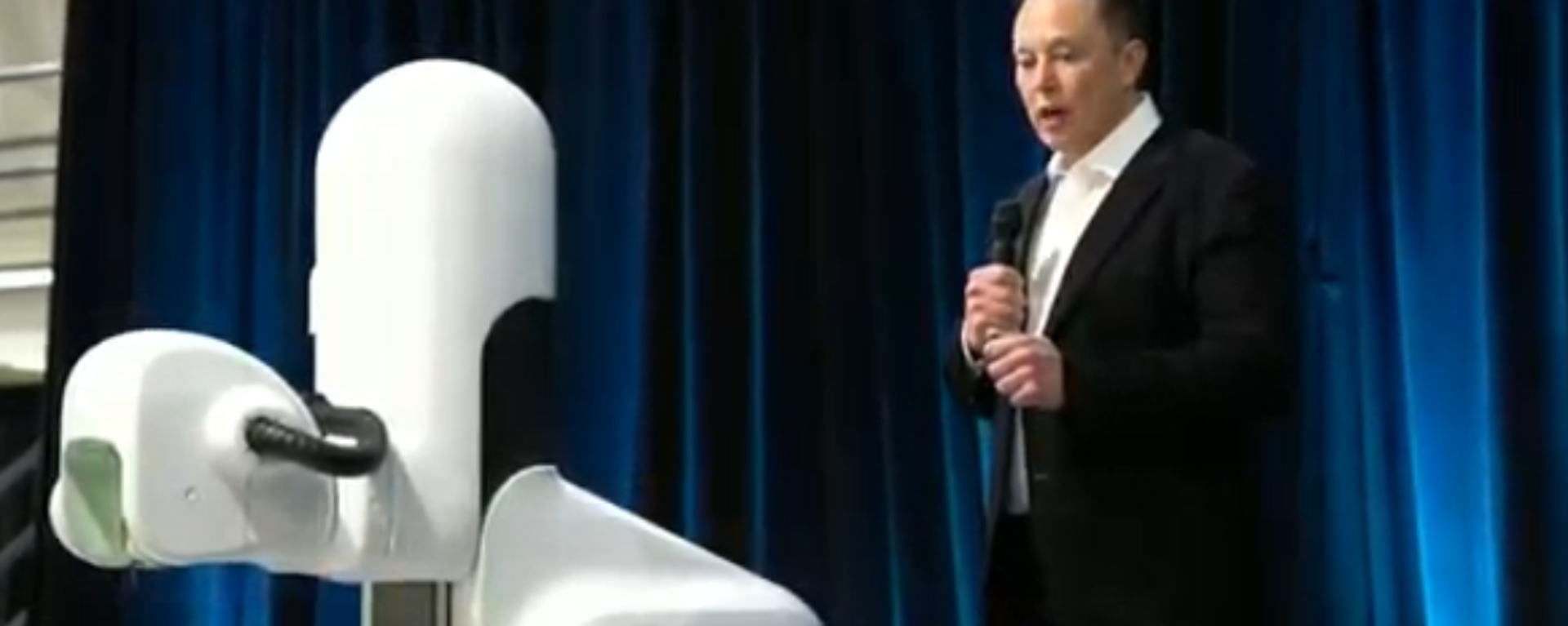 Elon Musk reveals Neuralink's Link brain implant at an August 28, 2020, press conference - Sputnik International, 1920, 01.12.2022