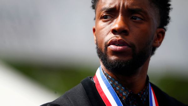 Actor Chadwick Boseman addresses the 150th commencement ceremony at Howard University in Washington, U.S. May 12, 2018. - Sputnik International